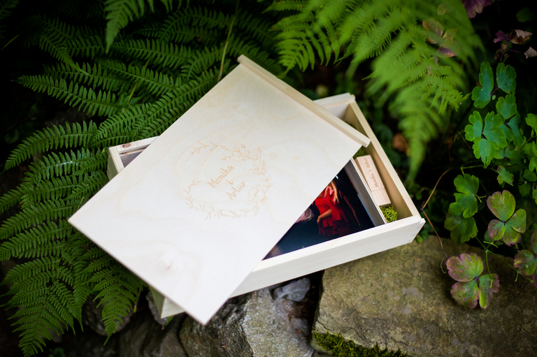 etui na odbitki fotografia, zdjecia ze slubu, opakowanie na odbitki slub, pudeleczko ze zdjeciami slubnymi fotograf, fotoalbumy slubne, oprawy slubne magia obrazu,