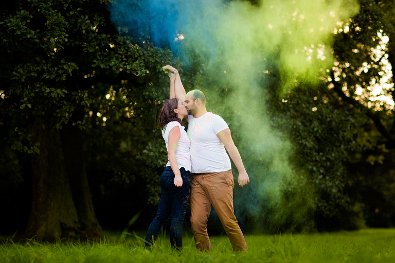 sesja narzeczenska w parku, plener narzeczenski w parku, sesja narzeczenska w swierklancu, sesje narzeczenskie slask, zdjecia narzeczenskie slask, wesole sesje narzeczenskie, proszki holi na sesji, holi na plenerze, sesja narzeczenska katowice, sesja zareczynowa slask, zdjecia zareczynowe slask, www.magiaobrazu.com, fotografia slubna śląsk, fotograf slubny krakow, zdjecia przedslubne slask, fotografia slubna slask, romantyczna sesja narzeczenska, engagement session, prewedding photosession,