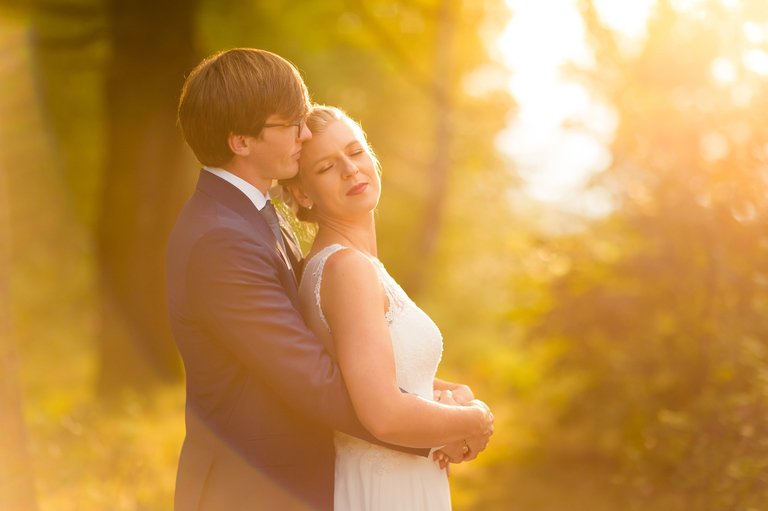 zdjecia slubne zywiec, romantyczny plener slubny, fotograf slubny bielsko, fotograf slubny bielsko, plener slubny w lesie slask, sesja slubna w lesie slask, plener slubny las slask, sesja slubna nad jeziorem slask, fotografia slubna slask, zdjecia slubne slask, fotografia slubna katowice, zdjecia slubne katowice, romantyczna sesja slubna slask, zdjecia slubne bielsko, fotografia slubna bielsko, oryginalny plener slubny, oryginalna sesja slubna, www.magiaobrazu.com, Anna i Jacek Bieniek,