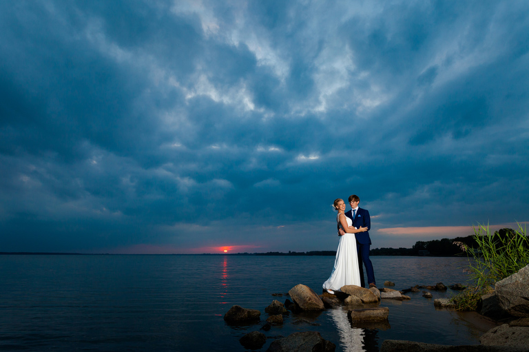 zdjecia slubne zywiec, romantyczny plener slubny, fotograf slubny bielsko, fotograf slubny bielsko, plener slubny w lesie slask, sesja slubna w lesie slask, plener slubny las slask, sesja slubna nad jeziorem slask, fotografia slubna slask, zdjecia slubne slask, fotografia slubna katowice, zdjecia slubne katowice, romantyczna sesja slubna slask, zdjecia slubne bielsko, fotografia slubna bielsko, oryginalny plener slubny, oryginalna sesja slubna, www.magiaobrazu.com, Anna i Jacek Bieniek,