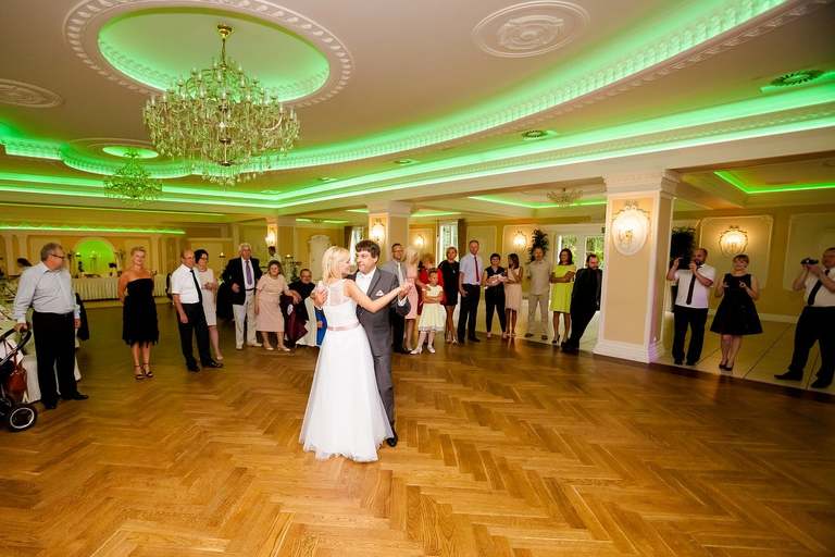 fotografia slubna slask, zdjecia slubne bielsko, fotograf slubny bielsko, zdjecia slubne slask, wesele w dworku eureka w czechowicach, dworek eureka czechowice, slub w kosciele sw stanislawa w czechowicach, zdjecia slubne katowice, dwoch fotografow na slub, fotografia slubna krakow,