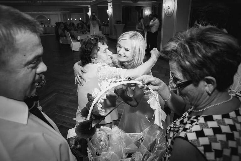 fotografia slubna slask, zdjecia slubne bielsko, fotograf slubny bielsko, zdjecia slubne slask, wesele w dworku eureka w czechowicach, dworek eureka czechowice, slub w kosciele sw stanislawa w czechowicach, zdjecia slubne katowice, dwoch fotografow na slub, fotografia slubna krakow,