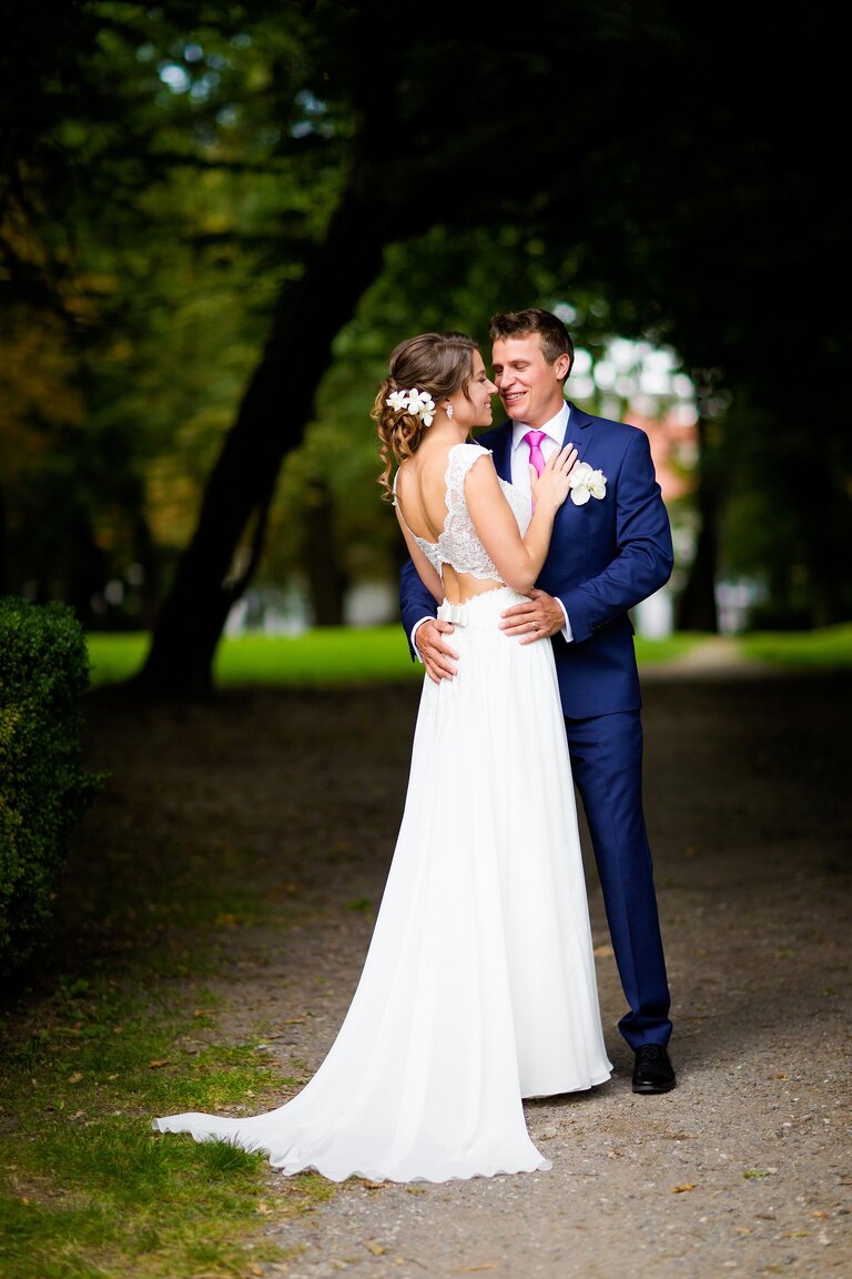 fotografia slubna mogilany, zdjecia slubne mogilany, fotograf slubny mogilany, polsko-francuski slub, fotografia slubna krakow, fotografia slubna katowice, zdjecia slubne krakow, fotograf slubny katowice, wesele sala Triana Mogilany, slub w kosciele w Mogilanach, slub kosciol Mogilany, fotograf slubny bielsko, zdjecia slubne slask, sesja w parku w mogilanach, plener slubny mogilany, dwoch fotografow na slub,