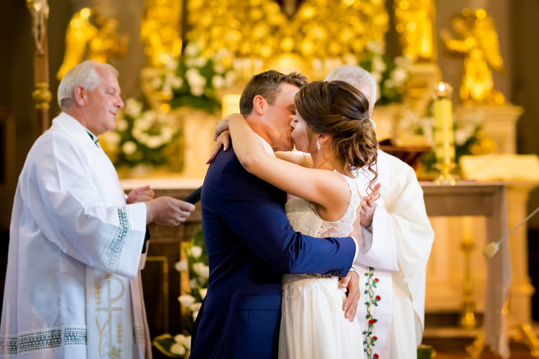 fotografia slubna mogilany, zdjecia slubne mogilany, fotograf slubny mogilany, polsko-francuski slub, fotografia slubna krakow, fotografia slubna katowice, zdjecia slubne krakow, fotograf slubny katowice, wesele sala Triana Mogilany, slub w kosciele w Mogilanach, slub kosciol Mogilany, fotograf slubny bielsko, zdjecia slubne slask, sesja w parku w mogilanach, plener slubny mogilany, dwoch fotografow na slub,