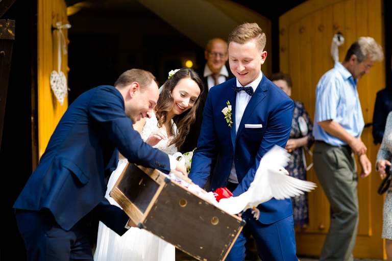 fotografia slubna opolskie, fotografia slubna opole, zdjecia slubne opole, fotograf slubny tychy, zdjecia slubne slask, fotografia slubna slask, slub w kosciele sw anny w czarnowasach, wesele w turawie, wesele w hotelu zaciesze turawa, hotel zacisze, fotograf slubny bielsko, zdjecia slubne katowice, dwoch fotografow na slub, fotografia slubna krakow, fotograf slubny katowice, magia obrazu, fotograf slubny slask, najlepszy fotograf na slub,