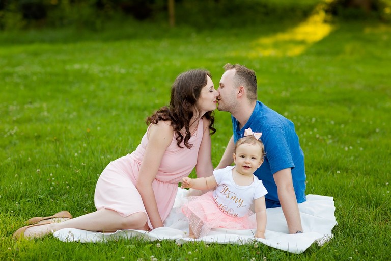 lifestylowa sesja rodzinna pszczyna, lifestylowe sesje rodzinne pszczyna, wiosenna sesja rodzinna, sesje dzieciece pszczyna, zdjecia dzieciece pszczyna, fotografia noworodkowa pszczyna, sesja rodzinna bielsko, fotografia rodzinna slask, zdjecia portretowe pszczyna, sesja portretowa bielsko, zdjecia w plenerze bielsko, rodzina w plenerze slask, fotografia dziecieca bielsko, zdjecia dzieci bielsko, fotografia rodzinna bielsko-biala, fotografia rodzinna slask, zdjecia ludzi slask, zdjecia dla rodzin, fotograf fotograf rodzinny slask, , fotograf czechowice, fotografia bielsko, zdjecia slask, www.magiaobrazu.com,