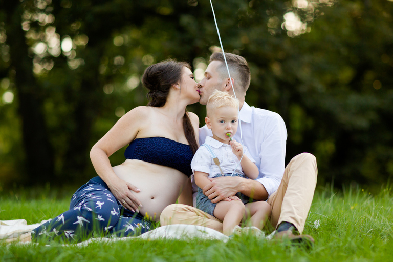 lifestylowa sesja rodzinna pszczyna, lifestylowe sesje rodzinne pszczyna, wiosenna sesja rodzinna, sesje dzieciece pszczyna, zdjecia dzieciece pszczyna, fotografia noworodkowa pszczyna, sesja rodzinna bielsko, fotografia rodzinna slask, zdjecia portretowe pszczyna, sesja portretowa bielsko, zdjecia w plenerze bielsko, rodzina w plenerze slask, fotografia dziecieca bielsko, zdjecia dzieci bielsko, fotografia rodzinna bielsko-biala, fotografia rodzinna slask, zdjecia ludzi slask, zdjecia dla rodzin, fotograf fotograf rodzinny slask, , fotograf czechowice, fotografia bielsko, zdjecia slask, www.magiaobrazu.com,