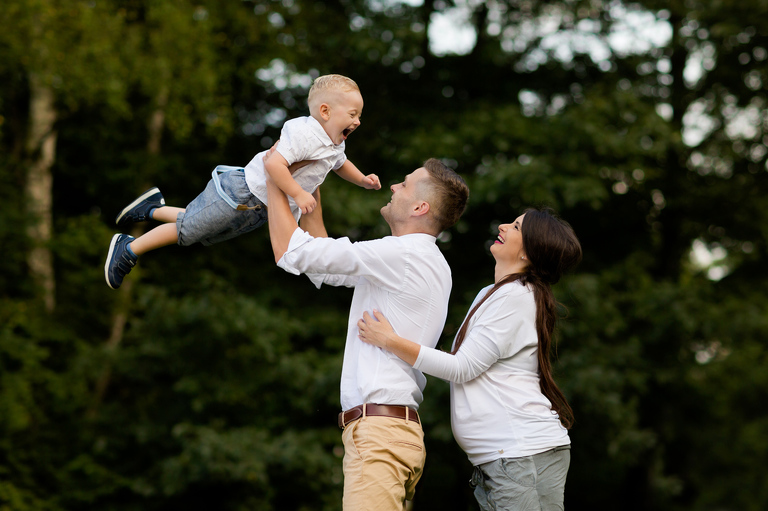 lifestylowa sesja rodzinna pszczyna, lifestylowe sesje rodzinne pszczyna, wiosenna sesja rodzinna, sesje dzieciece pszczyna, zdjecia dzieciece pszczyna, fotografia noworodkowa pszczyna, sesja rodzinna bielsko, fotografia rodzinna slask, zdjecia portretowe pszczyna, sesja portretowa bielsko, zdjecia w plenerze bielsko, rodzina w plenerze slask, fotografia dziecieca bielsko, zdjecia dzieci bielsko, fotografia rodzinna bielsko-biala, fotografia rodzinna slask, zdjecia ludzi slask, zdjecia dla rodzin, fotograf fotograf rodzinny slask, , fotograf czechowice, fotografia bielsko, zdjecia slask, www.magiaobrazu.com,