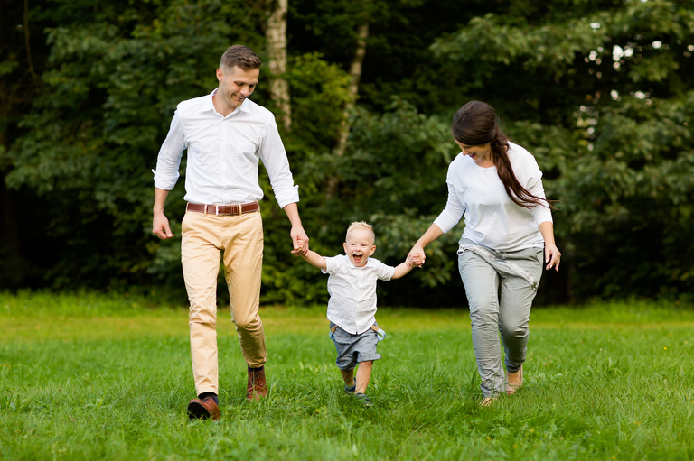 lifestylowa sesja rodzinna pszczyna, lifestylowe sesje rodzinne pszczyna, wiosenna sesja rodzinna, sesje dzieciece pszczyna, zdjecia dzieciece pszczyna, fotografia noworodkowa pszczyna, sesja rodzinna bielsko, fotografia rodzinna slask, zdjecia portretowe pszczyna, sesja portretowa bielsko, zdjecia w plenerze bielsko, rodzina w plenerze slask, fotografia dziecieca bielsko, zdjecia dzieci bielsko, fotografia rodzinna bielsko-biala, fotografia rodzinna slask, zdjecia ludzi slask, zdjecia dla rodzin, fotograf fotograf rodzinny slask, , fotograf czechowice, fotografia bielsko, zdjecia slask, www.magiaobrazu.com,