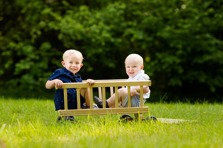 lifestylowa sesja rodzinna pszczyna, lifestylowe sesje rodzinne pszczyna, wiosenna sesja rodzinna, sesje dzieciece pszczyna, zdjecia dzieciece pszczyna, fotografia noworodkowa pszczyna, sesja rodzinna bielsko, fotografia rodzinna slask, zdjecia portretowe pszczyna, sesja portretowa bielsko, zdjecia w plenerze bielsko, rodzina w plenerze slask, fotografia dziecieca bielsko, zdjecia dzieci bielsko, fotografia rodzinna bielsko-biala, fotografia rodzinna slask, zdjecia ludzi slask, zdjecia dla rodzin, fotograf fotograf rodzinny slask, , fotograf czechowice, fotografia bielsko, zdjecia slask, www.magiaobrazu.com,