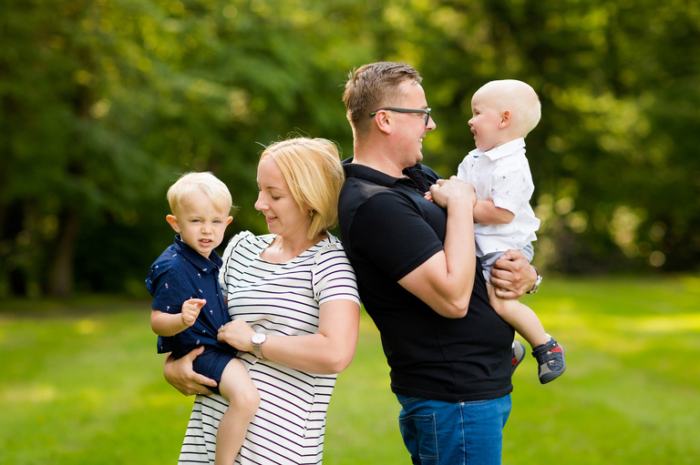 lifestylowa sesja rodzinna pszczyna, lifestylowe sesje rodzinne pszczyna, wiosenna sesja rodzinna, sesje dzieciece pszczyna, zdjecia dzieciece pszczyna, fotografia noworodkowa pszczyna, sesja rodzinna bielsko, fotografia rodzinna slask, zdjecia portretowe pszczyna, sesja portretowa bielsko, zdjecia w plenerze bielsko, rodzina w plenerze slask, fotografia dziecieca bielsko, zdjecia dzieci bielsko, fotografia rodzinna bielsko-biala, fotografia rodzinna slask, zdjecia ludzi slask, zdjecia dla rodzin, fotograf fotograf rodzinny slask, , fotograf czechowice, fotografia bielsko, zdjecia slask, www.magiaobrazu.com,