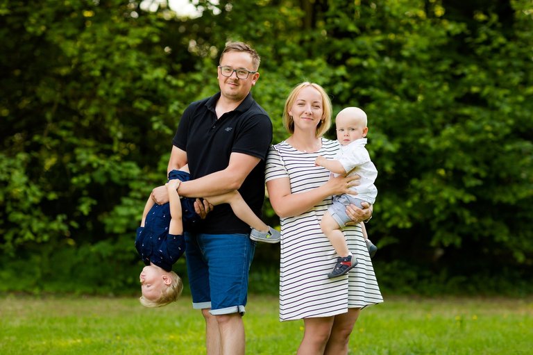 lifestylowa sesja rodzinna pszczyna, lifestylowe sesje rodzinne pszczyna, wiosenna sesja rodzinna, sesje dzieciece pszczyna, zdjecia dzieciece pszczyna, fotografia noworodkowa pszczyna, sesja rodzinna bielsko, fotografia rodzinna slask, zdjecia portretowe pszczyna, sesja portretowa bielsko, zdjecia w plenerze bielsko, rodzina w plenerze slask, fotografia dziecieca bielsko, zdjecia dzieci bielsko, fotografia rodzinna bielsko-biala, fotografia rodzinna slask, zdjecia ludzi slask, zdjecia dla rodzin, fotograf fotograf rodzinny slask, , fotograf czechowice, fotografia bielsko, zdjecia slask, www.magiaobrazu.com,