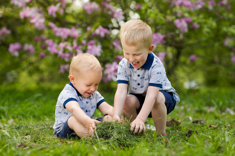 lifestylowa sesja rodzinna pszczyna, lifestylowe sesje rodzinne pszczyna, wiosenna sesja rodzinna, sesje dzieciece pszczyna, zdjecia dzieciece pszczyna, fotografia noworodkowa pszczyna, sesja rodzinna bielsko, fotografia rodzinna slask, zdjecia portretowe pszczyna, sesja portretowa bielsko, zdjecia w plenerze bielsko, rodzina w plenerze slask, fotografia dziecieca bielsko, zdjecia dzieci bielsko, fotografia rodzinna bielsko-biala, fotografia rodzinna slask, zdjecia ludzi slask, zdjecia dla rodzin, fotograf fotograf rodzinny slask, , fotograf czechowice, fotografia bielsko, zdjecia slask, www.magiaobrazu.com,
