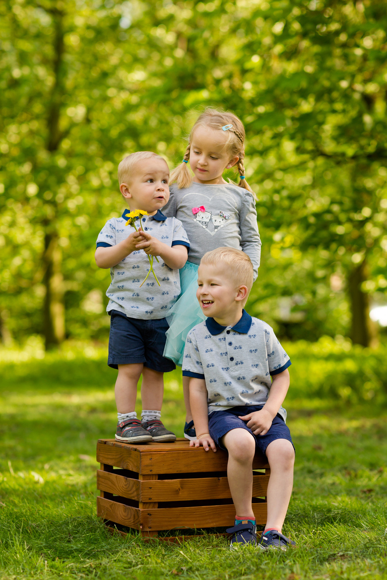 lifestylowa sesja rodzinna pszczyna, lifestylowe sesje rodzinne pszczyna, wiosenna sesja rodzinna, sesje dzieciece pszczyna, zdjecia dzieciece pszczyna, fotografia noworodkowa pszczyna, sesja rodzinna bielsko, fotografia rodzinna slask, zdjecia portretowe pszczyna, sesja portretowa bielsko, zdjecia w plenerze bielsko, rodzina w plenerze slask, fotografia dziecieca bielsko, zdjecia dzieci bielsko, fotografia rodzinna bielsko-biala, fotografia rodzinna slask, zdjecia ludzi slask, zdjecia dla rodzin, fotograf fotograf rodzinny slask, , fotograf czechowice, fotografia bielsko, zdjecia slask, www.magiaobrazu.com,