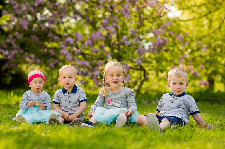 lifestylowa sesja rodzinna pszczyna, lifestylowe sesje rodzinne pszczyna, wiosenna sesja rodzinna, sesje dzieciece pszczyna, zdjecia dzieciece pszczyna, fotografia noworodkowa pszczyna, sesja rodzinna bielsko, fotografia rodzinna slask, zdjecia portretowe pszczyna, sesja portretowa bielsko, zdjecia w plenerze bielsko, rodzina w plenerze slask, fotografia dziecieca bielsko, zdjecia dzieci bielsko, fotografia rodzinna bielsko-biala, fotografia rodzinna slask, zdjecia ludzi slask, zdjecia dla rodzin, fotograf fotograf rodzinny slask, , fotograf czechowice, fotografia bielsko, zdjecia slask, www.magiaobrazu.com,