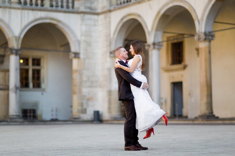 plener slubny na rynku w krakowie, fotograf na slub krakow, fotografia slubna krakow, zdjecia slubne krakow, fotograf slubny krakow, fotograf weselny krakow, zdjecia slubne slask, fotografia slubna slask, fotograf na slub slask, sesja slubna na krakowskim rynku, sesja slubna o swicie, zdjecia slubne bielsko, fotografia slubna bielsko, zdjecia slubne wadowice, fotografia slubna wadowice, plener slubny o swicie, dwoch fotografow na slub, zdjecia slubne cieszyn, sesja slubna na wawelu, plener slubny wawel, fotografia slubna cieszyn