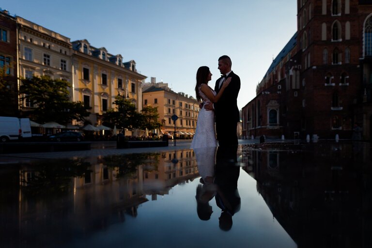plener slubny na rynku w krakowie, fotograf na slub krakow, fotografia slubna krakow, zdjecia slubne krakow, fotograf slubny krakow, fotograf weselny krakow, zdjecia slubne slask, fotografia slubna slask, fotograf na slub slask, sesja slubna na krakowskim rynku, sesja slubna o swicie, zdjecia slubne bielsko, fotografia slubna bielsko, zdjecia slubne wadowice, fotografia slubna wadowice, plener slubny o swicie, dwoch fotografow na slub, zdjecia slubne cieszyn, sesja slubna na wawelu, plener slubny wawel, fotografia slubna cieszyn