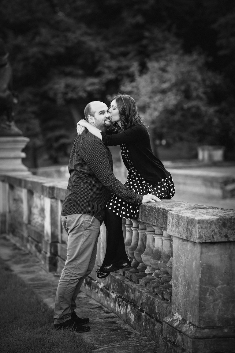 sesja narzeczenska w parku, plener narzeczenski w parku, sesja narzeczenska w swierklancu, sesje narzeczenskie slask, zdjecia narzeczenskie slask, wesole sesje narzeczenskie, proszki holi na sesji, holi na plenerze, sesja narzeczenska katowice, sesja zareczynowa slask, zdjecia zareczynowe slask, www.magiaobrazu.com, fotografia slubna Ĺ›lÄ…sk, fotograf slubny krakow, zdjecia przedslubne slask, fotografia slubna slask, romantyczna sesja narzeczenska, engagement session, prewedding photosession,