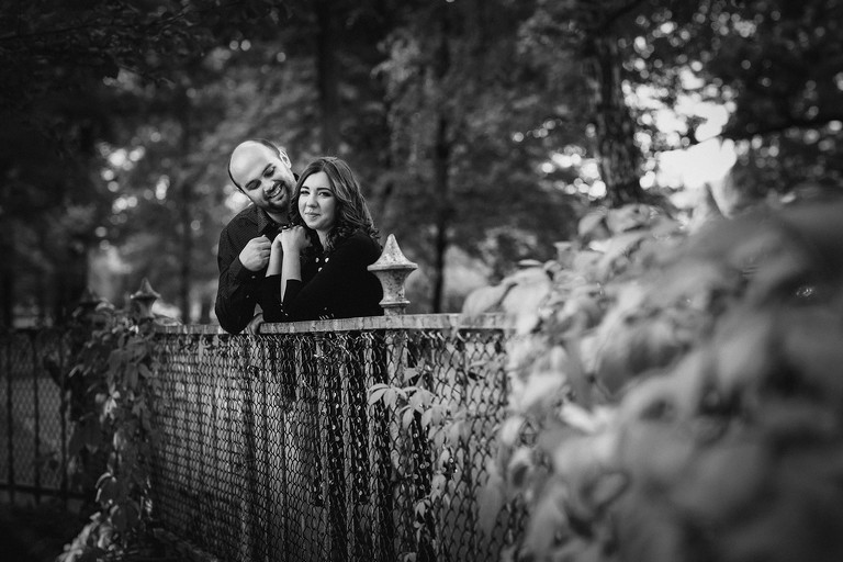 sesja narzeczenska w parku, plener narzeczenski w parku, sesja narzeczenska w swierklancu, sesje narzeczenskie slask, zdjecia narzeczenskie slask, wesole sesje narzeczenskie, proszki holi na sesji, holi na plenerze, sesja narzeczenska katowice, sesja zareczynowa slask, zdjecia zareczynowe slask, www.magiaobrazu.com, fotografia slubna Ĺ›lÄ…sk, fotograf slubny krakow, zdjecia przedslubne slask, fotografia slubna slask, romantyczna sesja narzeczenska, engagement session, prewedding photosession,