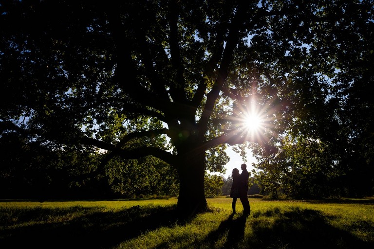 sesja narzeczenska w parku, plener narzeczenski w parku, sesja narzeczenska w swierklancu, sesje narzeczenskie slask, zdjecia narzeczenskie slask, wesole sesje narzeczenskie, proszki holi na sesji, holi na plenerze, sesja narzeczenska katowice, sesja zareczynowa slask, zdjecia zareczynowe slask, www.magiaobrazu.com, fotografia slubna Ĺ›lÄ…sk, fotograf slubny krakow, zdjecia przedslubne slask, fotografia slubna slask, romantyczna sesja narzeczenska, engagement session, prewedding photosession,