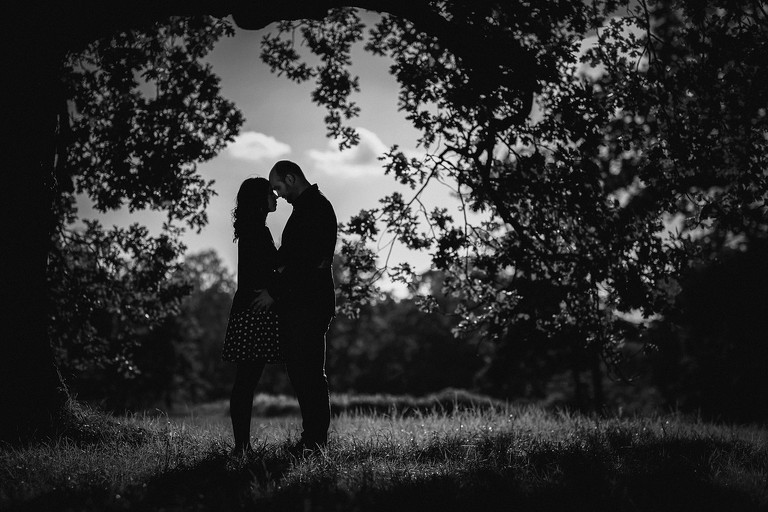 sesja narzeczenska w parku, plener narzeczenski w parku, sesja narzeczenska w swierklancu, sesje narzeczenskie slask, zdjecia narzeczenskie slask, wesole sesje narzeczenskie, proszki holi na sesji, holi na plenerze, sesja narzeczenska katowice, sesja zareczynowa slask, zdjecia zareczynowe slask, www.magiaobrazu.com, fotografia slubna Ĺ›lÄ…sk, fotograf slubny krakow, zdjecia przedslubne slask, fotografia slubna slask, romantyczna sesja narzeczenska, engagement session, prewedding photosession,