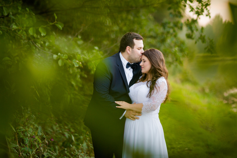 zdjecia slubne zywiec, romantyczny plener slubny, sesja slubna bielsko, plener slubny bielsko, fotograf slubny bielsko, plener slubny w lesie slask, sesja slubna w lesie slask, plener slubny las slask, sesja slubna nad jeziorem slask, fotografia slubna slask, zdjecia slubne slask, fotografia slubna katowice, zdjecia slubne katowice, romantyczna sesja slubna slask, zdjecia slubne bielsko, fotografia slubna bielsko, oryginalny plener slubny, oryginalna sesja slubna, www.magiaobrazu.com, Anna i Jacek Bieniek,