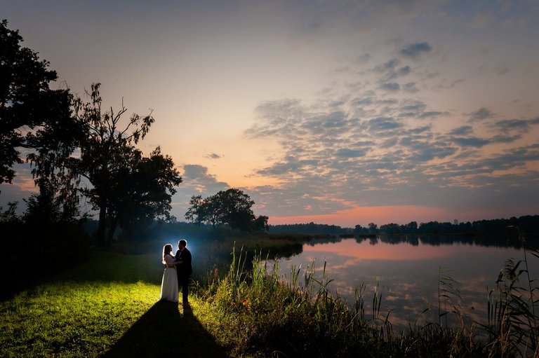 zdjecia slubne zywiec, romantyczny plener slubny, sesja slubna bielsko, plener slubny bielsko, fotograf slubny bielsko, plener slubny w lesie slask, sesja slubna w lesie slask, plener slubny las slask, sesja slubna nad jeziorem slask, fotografia slubna slask, zdjecia slubne slask, fotografia slubna katowice, zdjecia slubne katowice, romantyczna sesja slubna slask, zdjecia slubne bielsko, fotografia slubna bielsko, oryginalny plener slubny, oryginalna sesja slubna, www.magiaobrazu.com, Anna i Jacek Bieniek,