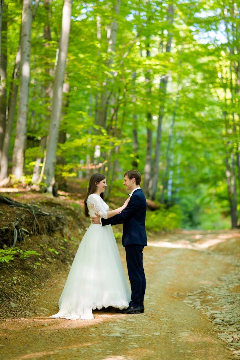 sesja slubna w gorach, plener slubny w gorach, sesje slubne w gorach, plener slubny w beskidach, sesja slubna w beskidach, romantyczna sesja o zachodzie slonca, plener o zachodzie slonca, zdjecia slubne w gorach, wedding photography, fotograf malopolska, fotograf plener krakow, dobry fotograf, zdjecia slubne bielsko, fotografia slubna bielsko, fotograf slubny bielsko, zdjecia slubne zywiec, fotografia slubna zywiec, fotograf slubny zywiec, zdjecia slubne slask, fotografia slubna slask, fotograf slubny slask, www.magiaobrazu.com, sesja zdjeciowa slub, magiaobrazu.com,