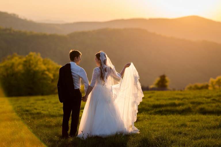 sesja slubna w gorach, plener slubny w gorach, sesje slubne w gorach, plener slubny w beskidach, sesja slubna w beskidach, romantyczna sesja o zachodzie slonca, plener o zachodzie slonca, zdjecia slubne w gorach, wedding photography, fotograf malopolska, fotograf plener krakow, dobry fotograf, zdjecia slubne bielsko, fotografia slubna bielsko, fotograf slubny bielsko, zdjecia slubne zywiec, fotografia slubna zywiec, fotograf slubny zywiec, zdjecia slubne slask, fotografia slubna slask, fotograf slubny slask, www.magiaobrazu.com, sesja zdjeciowa slub, magiaobrazu.com,