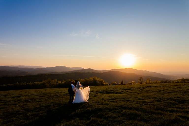 sesja slubna w gorach, plener slubny w gorach, sesje slubne w gorach, plener slubny w beskidach, sesja slubna w beskidach, romantyczna sesja o zachodzie slonca, plener o zachodzie slonca, zdjecia slubne w gorach, wedding photography, fotograf malopolska, fotograf plener krakow, dobry fotograf, zdjecia slubne bielsko, fotografia slubna bielsko, fotograf slubny bielsko, zdjecia slubne zywiec, fotografia slubna zywiec, fotograf slubny zywiec, zdjecia slubne slask, fotografia slubna slask, fotograf slubny slask, www.magiaobrazu.com, sesja zdjeciowa slub, magiaobrazu.com,