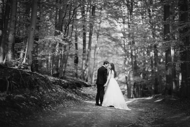 sesja slubna w gorach, plener slubny w gorach, sesje slubne w gorach, plener slubny w beskidach, sesja slubna w beskidach, romantyczna sesja o zachodzie slonca, plener o zachodzie slonca, zdjecia slubne w gorach, wedding photography, fotograf malopolska, fotograf plener krakow, dobry fotograf, zdjecia slubne bielsko, fotografia slubna bielsko, fotograf slubny bielsko, zdjecia slubne zywiec, fotografia slubna zywiec, fotograf slubny zywiec, zdjecia slubne slask, fotografia slubna slask, fotograf slubny slask, www.magiaobrazu.com, sesja zdjeciowa slub, magiaobrazu.com,