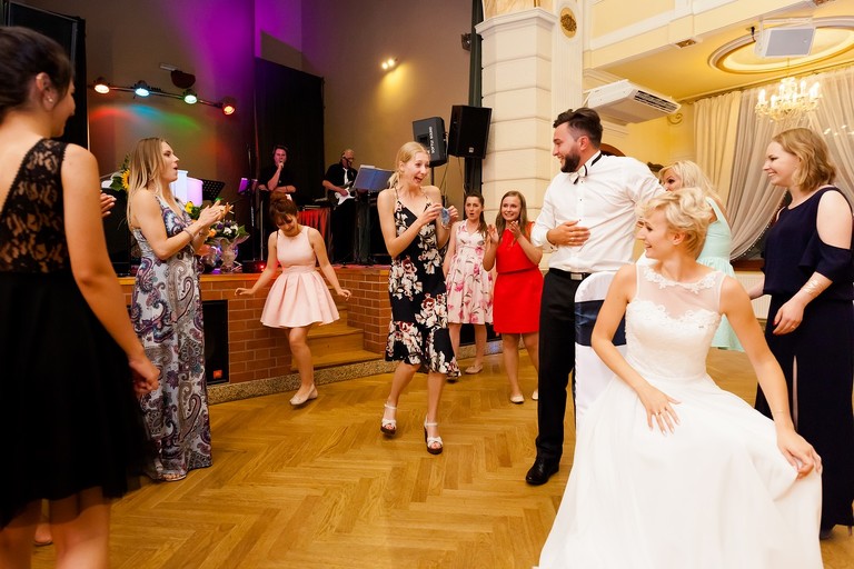 fotografia slubna bielsko, fotograf slubny slask, zdjecia slubne slask, zdjecia slubne bielsko, fotograf slubny slask, slub bazylice w piekarach, bazylika w piekarach, wesele u ostrowskich, sala weselna u ostrowskich siemianowice, fotografia slubna katowice, najlepszy fotograf slubny slask, zdjecia slubne katowice, zdjecia slubne zywiec, fotografia slubna, zdjecia slubne bielsko, fotograf slubny bielsko, fotografia slubna cieszyn, www.magiaobrazu.com, zdjecia slubne czechowice, fotografia slubna slask, zdjecia slubne zywiec, zdjecia slubne cieszyn, dwoch fotografow na slub,