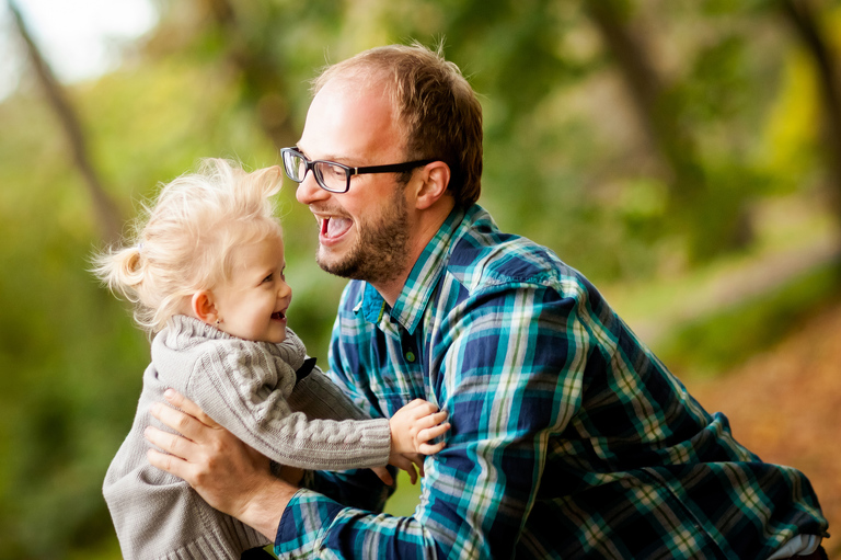jesienna sesja; sesje jesienne; Sesje dzieciece, portrety dzieci, fotografia dzieci, www.magiaobrazu.com, www.annabieniek.com, fotograf czechowice, fotograf slask, fotografia krakow, zdjecia rodzinne, sesja w pszczynskim parku, plener w parku w pszczynie, sesje rodzinne, fotografia rodzinna, rodzinny plener w pszczynie