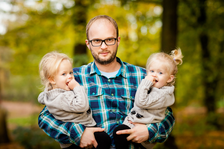 jesienna sesja; sesje jesienne; Sesje dzieciece, portrety dzieci, fotografia dzieci, www.magiaobrazu.com, www.annabieniek.com, fotograf czechowice, fotograf slask, fotografia krakow, zdjecia rodzinne, sesja w pszczynskim parku, plener w parku w pszczynie, sesje rodzinne, fotografia rodzinna, rodzinny plener w pszczynie