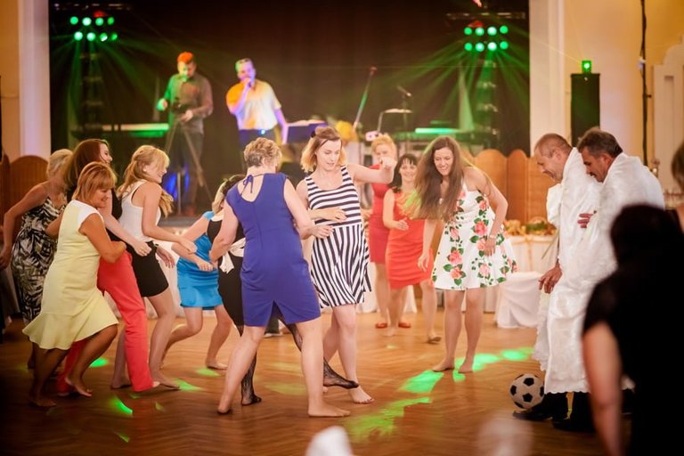 Anna i Jacek Bieniek; fotograf slubny slask; dwoje fotografow na slub; fotografowie slubni slask; fotograf slubny bielsko; fotografia slubna, reportaz slubny, www.magiaobrazu.com, zdjecia slubne, fotoreportaz slubny; fotograf pszczyna; zdjecia slubne bielsko; osp bestwina