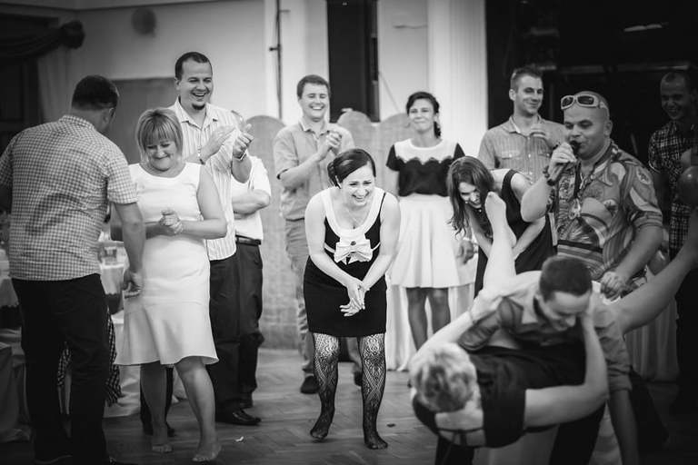 Anna i Jacek Bieniek; fotograf slubny slask; dwoje fotografow na slub; fotografowie slubni slask; fotograf slubny bielsko; fotografia slubna, reportaz slubny, www.magiaobrazu.com, zdjecia slubne, fotoreportaz slubny; fotograf pszczyna; zdjecia slubne bielsko; osp bestwina