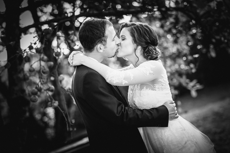 Anna i Jacek Bieniek; fotograf slubny slask; slub cywilny w hotelu na bloniach, dwoje fotografow na slub; fotografowie slubni slask; fotograf slubny bielsko; fotografia slubna, reportaz slubny, www.magiaobrazu.com, zdjecia slubne, fotoreportaz slubny; fotograf pszczyna; zdjecia slubne bielsko; hotel na bloniach bielsko; wesele w hotelu na bloniach