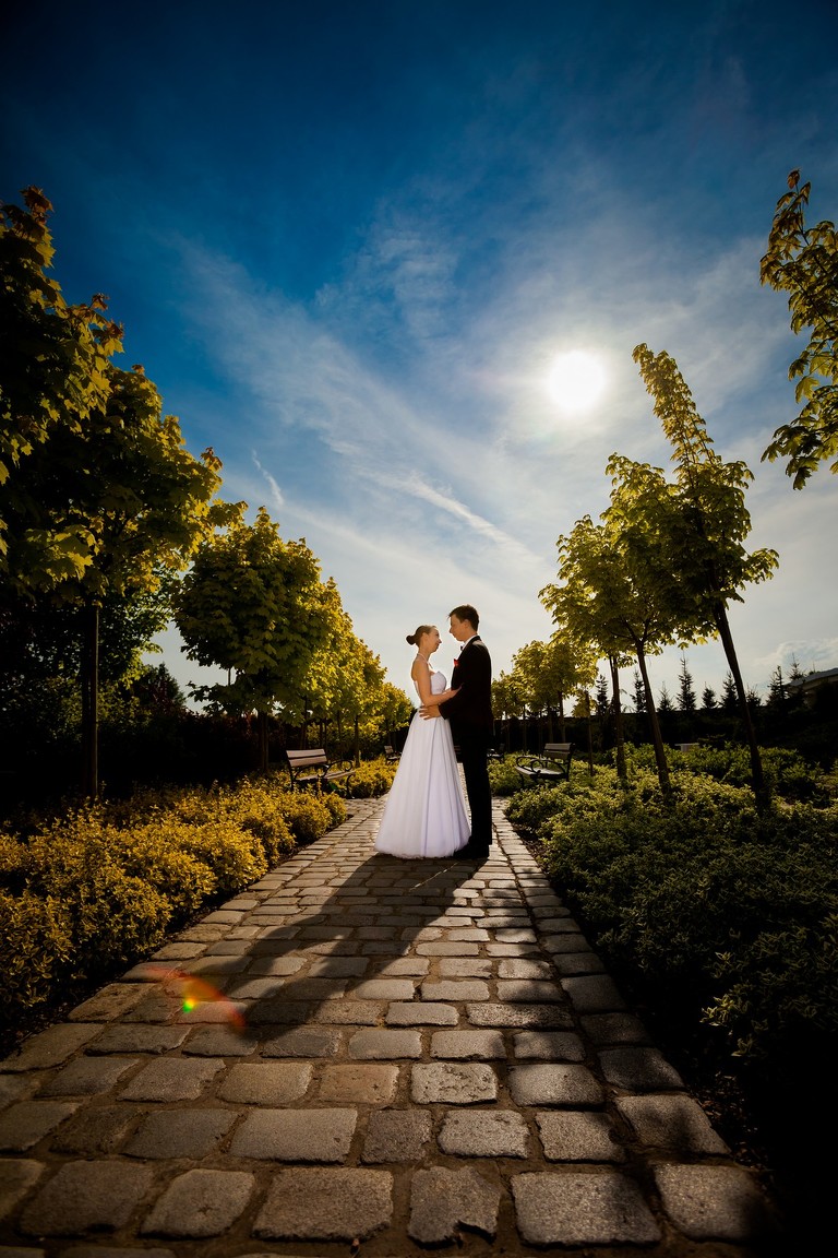 www.magiaobrazu.com, fotografia ślubna, fotografia ślubna bielsko, sesje w ogrodach u kapiasa, plener slubny w ogrodach kapiasa, sesja slubna w goczalkowicach, plener slubny goczalkowice; wiosenna sesja slubna, zdjęcia ślubne bielsko, fotograf ślubny Bielsko, fotografowie ślubni, fotograf śląsk, sesja plenerowa; wiosenny plener ślubny