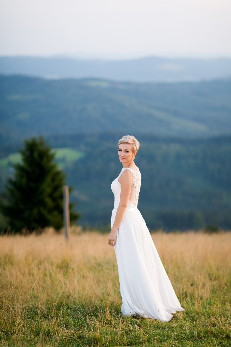 sesja slubna w gorach, plener slubny w gorach, sesja slubna w beskidach, plener slubny beskidy, zdjecia slubne zywiec, fotografia slubna slask, zdjecia slubne slask, romantyczny plener slubny, fotograf slubny bielsko, plener slubny w lesie slask, sesja slubna w lesie slask, plener slubny las slask, fotografia slubna slask, zdjecia slubne slask, fotografia slubna katowice, zdjecia slubne katowice, romantyczna sesja slubna slask, zdjecia slubne bielsko, fotografia slubna bielsko, oryginalny plener slubny, oryginalna sesja slubna, www.magiaobrazu.com, Anna i Jacek Bieniek,