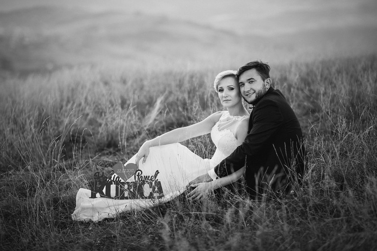 sesja slubna w gorach, plener slubny w gorach, sesja slubna w beskidach, plener slubny beskidy, zdjecia slubne zywiec, fotografia slubna slask, zdjecia slubne slask, romantyczny plener slubny, fotograf slubny bielsko, plener slubny w lesie slask, sesja slubna w lesie slask, plener slubny las slask, fotografia slubna slask, zdjecia slubne slask, fotografia slubna katowice, zdjecia slubne katowice, romantyczna sesja slubna slask, zdjecia slubne bielsko, fotografia slubna bielsko, oryginalny plener slubny, oryginalna sesja slubna, www.magiaobrazu.com, Anna i Jacek Bieniek,