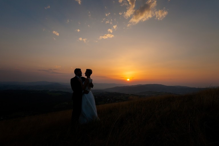 sesja slubna w gorach, plener slubny w gorach, sesja slubna w beskidach, plener slubny beskidy, zdjecia slubne zywiec, fotografia slubna slask, zdjecia slubne slask, romantyczny plener slubny, fotograf slubny bielsko, plener slubny w lesie slask, sesja slubna w lesie slask, plener slubny las slask, fotografia slubna slask, zdjecia slubne slask, fotografia slubna katowice, zdjecia slubne katowice, romantyczna sesja slubna slask, zdjecia slubne bielsko, fotografia slubna bielsko, oryginalny plener slubny, oryginalna sesja slubna, www.magiaobrazu.com, Anna i Jacek Bieniek,