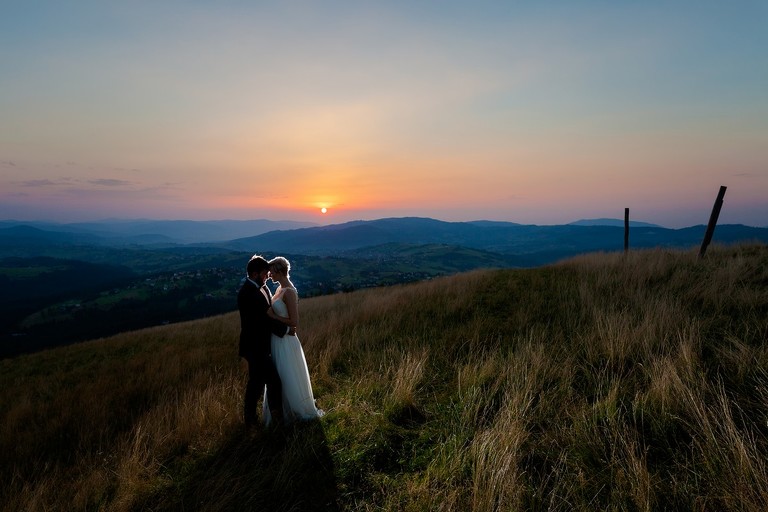 sesja slubna w gorach, plener slubny w gorach, sesja slubna w beskidach, plener slubny beskidy, zdjecia slubne zywiec, fotografia slubna slask, zdjecia slubne slask, romantyczny plener slubny, fotograf slubny bielsko, plener slubny w lesie slask, sesja slubna w lesie slask, plener slubny las slask, fotografia slubna slask, zdjecia slubne slask, fotografia slubna katowice, zdjecia slubne katowice, romantyczna sesja slubna slask, zdjecia slubne bielsko, fotografia slubna bielsko, oryginalny plener slubny, oryginalna sesja slubna, www.magiaobrazu.com, Anna i Jacek Bieniek,