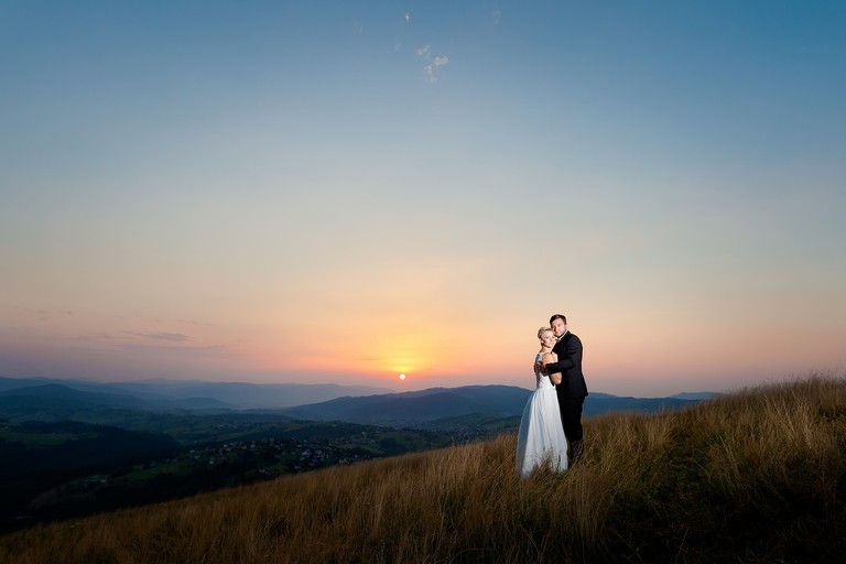 sesja slubna w gorach, plener slubny w gorach, sesja slubna w beskidach, plener slubny beskidy, zdjecia slubne zywiec, fotografia slubna slask, zdjecia slubne slask, romantyczny plener slubny, fotograf slubny bielsko, plener slubny w lesie slask, sesja slubna w lesie slask, plener slubny las slask, fotografia slubna slask, zdjecia slubne slask, fotografia slubna katowice, zdjecia slubne katowice, romantyczna sesja slubna slask, zdjecia slubne bielsko, fotografia slubna bielsko, oryginalny plener slubny, oryginalna sesja slubna, www.magiaobrazu.com, Anna i Jacek Bieniek,