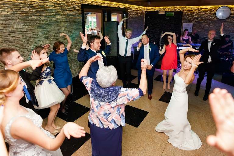 fotografia slubna szczyrk, zdjecia slubne szczyrk, slub w kosciele na gorce w szczyrku, wesele whotelu meta szczyrk, hotel meta szczyrk, kosciol na gorce szczyrk, fotograf slubny zakopane, zdjecia slubne zakopane, fotografia slubna zakopane, zdjecia slubne bielsko, fotograf slubny bielsko, fotografia slubna cieszyn, www.magiaobrazu.com, zdjecia slubne bielsko, fotografia slubna slask, zdjecia slubne zywiec, zdjecia slubne cieszyn, dwoch fotografow na slub, zdjecia slubne slask,