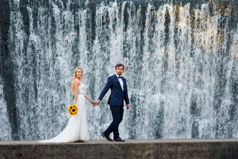 plener slubny o swicie, sesja slubna wschod slonca, plener slubny szczyrk, zdjecia slubne szczyrk, fotografia slubna szczyrk, sesja slubna w gorach, plener slubny w gorach, sesja slubna w beskidach, plener slubny beskidy, zdjecia slubne zywiec, fotografia slubna slask, zdjecia slubne slask, romantyczny plener slubny, fotograf slubny bielsko, plener slubny w lesie slask, sesja slubna w lesie slask, plener slubny las slask, fotografia slubna slask, zdjecia slubne slask, fotografia slubna katowice, zdjecia slubne katowice, romantyczna sesja slubna slask, zdjecia slubne bielsko, fotografia slubna bielsko, oryginalny plener slubny, oryginalna sesja slubna, www.magiaobrazu.com, Anna i Jacek Bieniek,