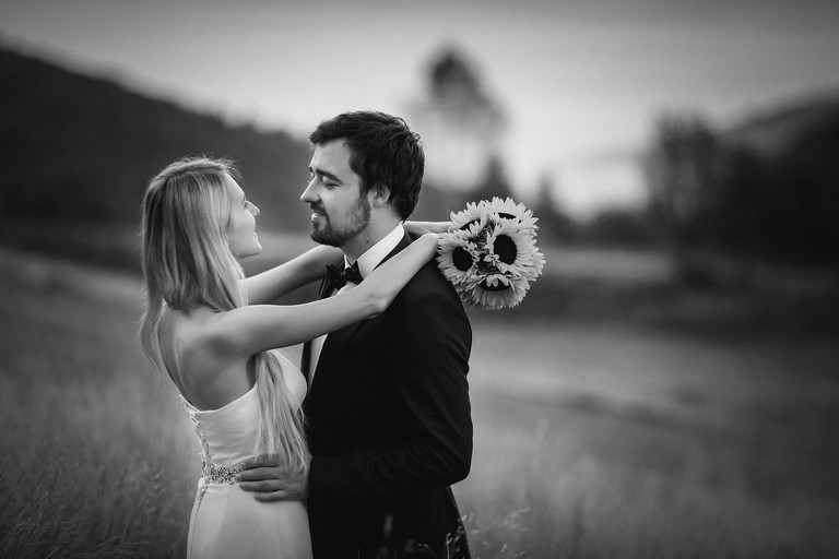 plener slubny o swicie, sesja slubna wschod slonca, plener slubny szczyrk, zdjecia slubne szczyrk, fotografia slubna szczyrk, sesja slubna w gorach, plener slubny w gorach, sesja slubna w beskidach, plener slubny beskidy, zdjecia slubne zywiec, fotografia slubna slask, zdjecia slubne slask, romantyczny plener slubny, fotograf slubny bielsko, plener slubny w lesie slask, sesja slubna w lesie slask, plener slubny las slask, fotografia slubna slask, zdjecia slubne slask, fotografia slubna katowice, zdjecia slubne katowice, romantyczna sesja slubna slask, zdjecia slubne bielsko, fotografia slubna bielsko, oryginalny plener slubny, oryginalna sesja slubna, www.magiaobrazu.com, Anna i Jacek Bieniek,