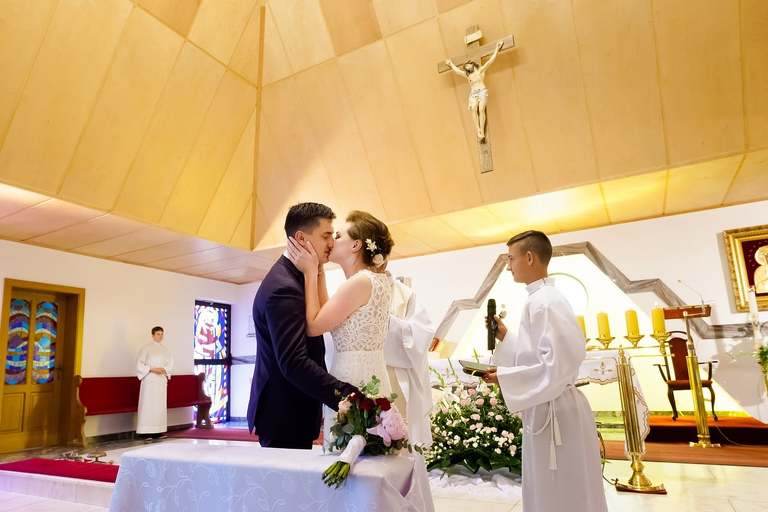 fotografia slubna bielsko, zdjecia slubne bielsko, fotograf slubny slask, zdjecia slubne slask,, slub w kosciele w kobielicach, wesele w karczmie kuban goczalkowice, wesele w goczalkowicach, fotografia slubna katowice, zdjecia slubne katowice, zdjecia slubne zywiec, fotografia slubna, zdjecia slubne bielsko, fotograf slubny bielsko, fotograf slubny cieszyn, fotografia slubna cieszyn, www.magiaobrazu.com, zdjecia slubne czechowice, fotografia slubna slask, zdjecia slubne zywiec, zdjecia slubne cieszyn, dwoch fotografow na slub,