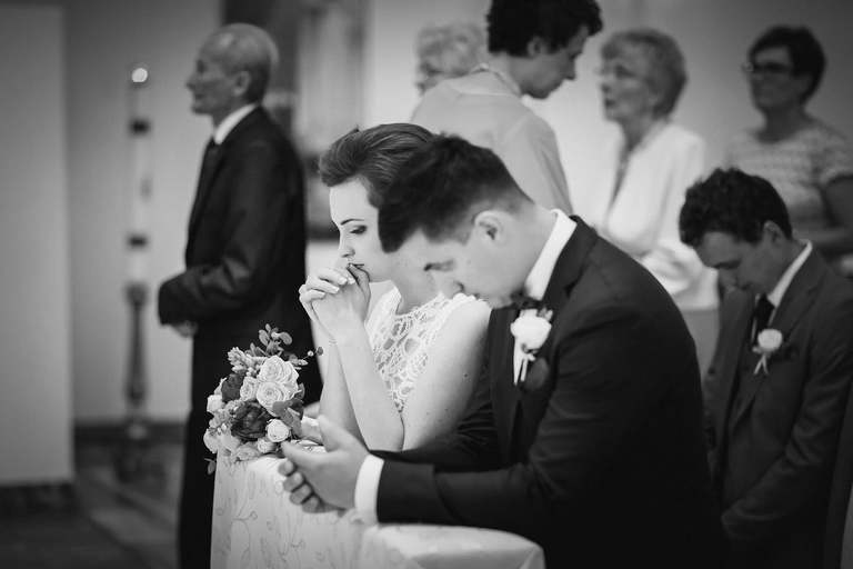 fotografia slubna bielsko, zdjecia slubne bielsko, fotograf slubny slask, zdjecia slubne slask,, slub w kosciele w kobielicach, wesele w karczmie kuban goczalkowice, wesele w goczalkowicach, fotografia slubna katowice, zdjecia slubne katowice, zdjecia slubne zywiec, fotografia slubna, zdjecia slubne bielsko, fotograf slubny bielsko, fotograf slubny cieszyn, fotografia slubna cieszyn, www.magiaobrazu.com, zdjecia slubne czechowice, fotografia slubna slask, zdjecia slubne zywiec, zdjecia slubne cieszyn, dwoch fotografow na slub,