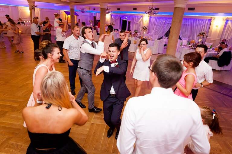 fotografia slubna bielsko, zdjecia slubne bielsko, fotograf slubny slask, zdjecia slubne slask,, slub w kosciele w kobielicach, wesele w karczmie kuban goczalkowice, wesele w goczalkowicach, fotografia slubna katowice, zdjecia slubne katowice, zdjecia slubne zywiec, fotografia slubna, zdjecia slubne bielsko, fotograf slubny bielsko, fotograf slubny cieszyn, fotografia slubna cieszyn, www.magiaobrazu.com, zdjecia slubne czechowice, fotografia slubna slask, zdjecia slubne zywiec, zdjecia slubne cieszyn, dwoch fotografow na slub,