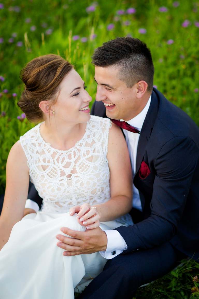 zdjecia slubne zywiec, romantyczny plener slubny, fotograf slubny bielsko, plener slubny w lesie slask, sesja slubna w lesie slask, plener slubny las slask, sesja slubna nad jeziorem slask, fotografia slubna slask, zdjecia slubne slask, fotografia slubna katowice, zdjecia slubne katowice, romantyczna sesja slubna slask, zdjecia slubne bielsko, fotografia slubna bielsko, oryginalny plener slubny, oryginalna sesja slubna, www.magiaobrazu.com, Anna i Jacek Bieniek,